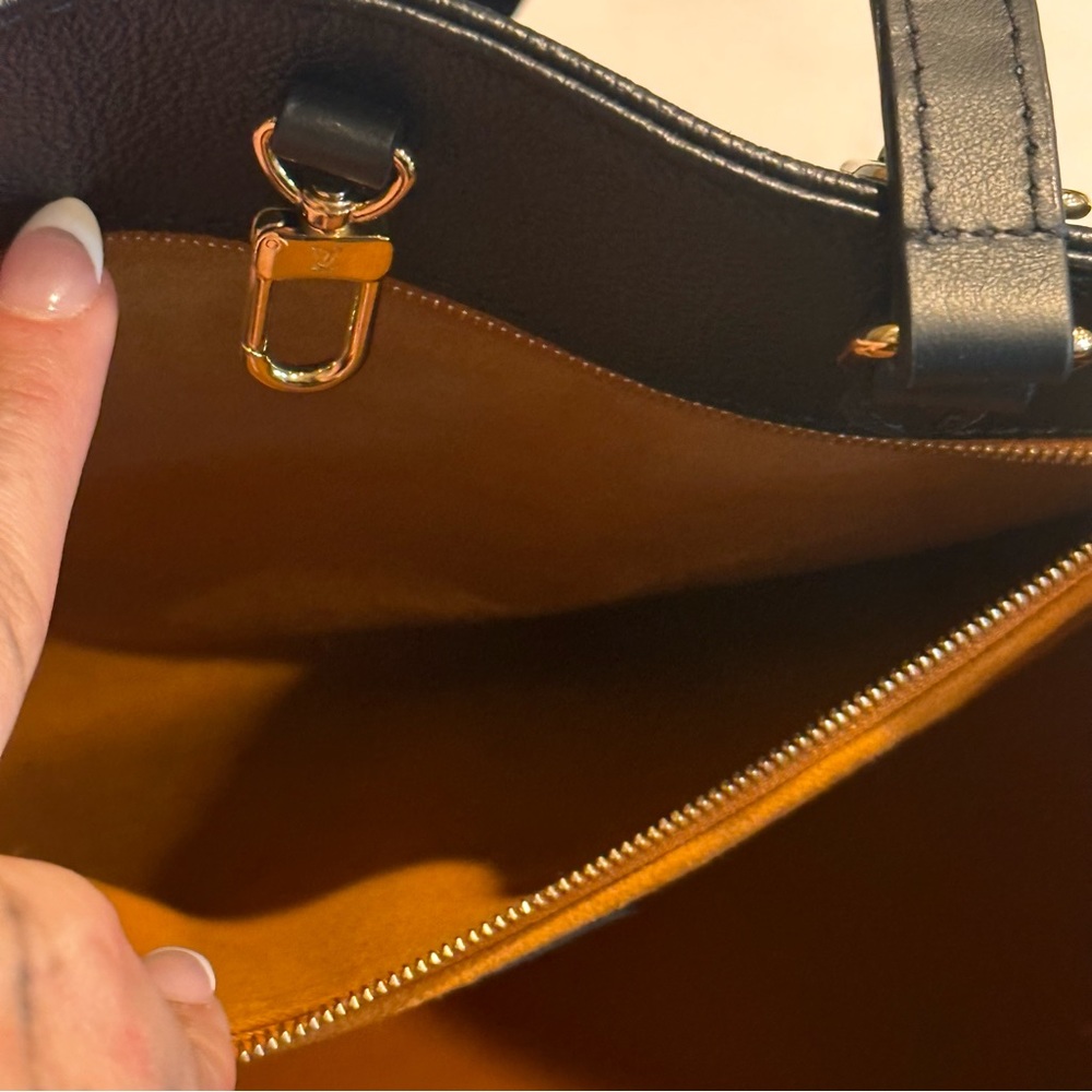 Louis Vuitton On The Go MM Black Empreinte - Picture 10 of 12